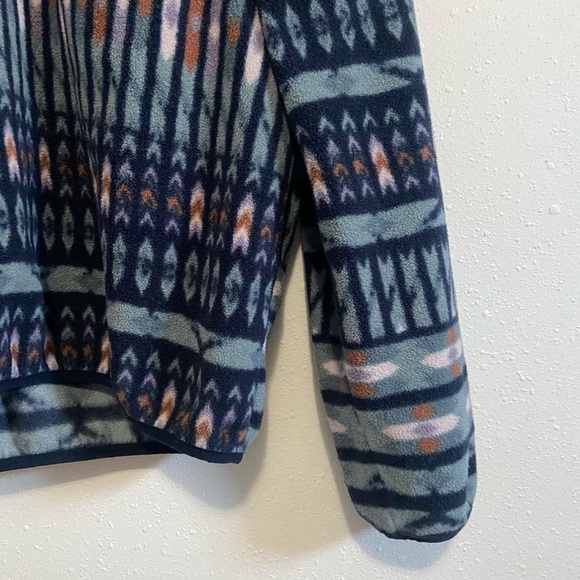 Patagonia Women's Lightweight
Synchilla Snap-T Pullover - Picture 3 of 7